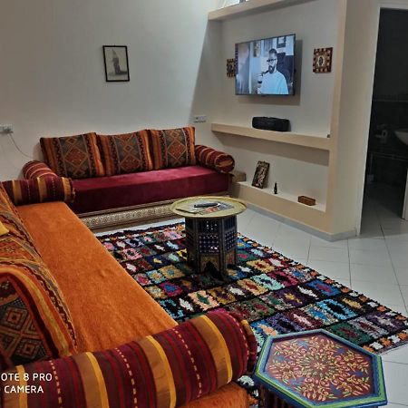 Appartement Julia Au Centre Ville Agadir Dans Residence Borj Dalat ภายนอก รูปภาพ